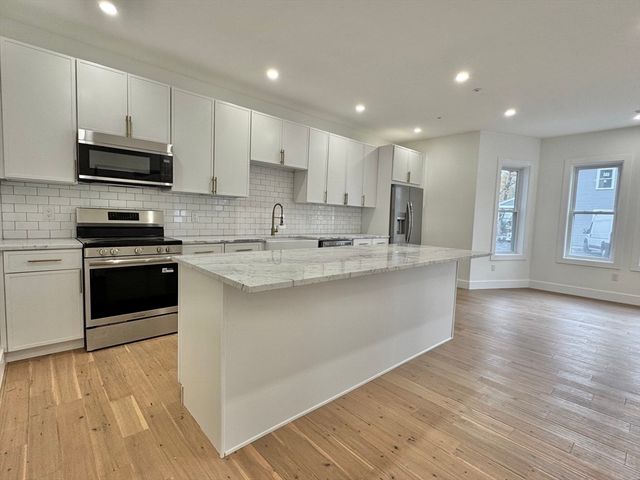 20 Broad St 5, Medway, MA 02053