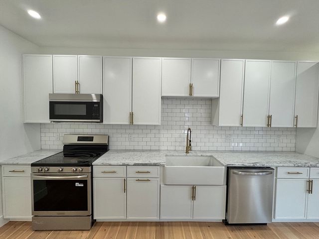 20 Broad St 5, Medway, MA 02053