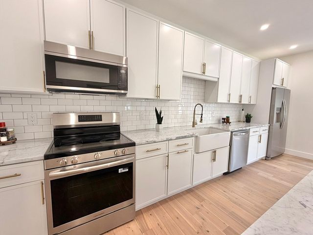 20 Broad St 5, Medway, MA 02053