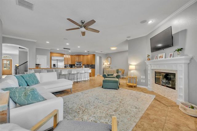 607 E OAKLAND AVENUE, Winter Garden, FL 34787