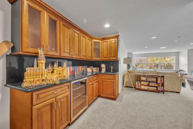 607 E OAKLAND AVENUE, Winter Garden, FL 34787