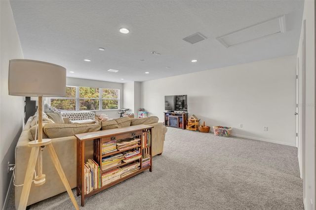 607 E OAKLAND AVENUE, Winter Garden, FL 34787