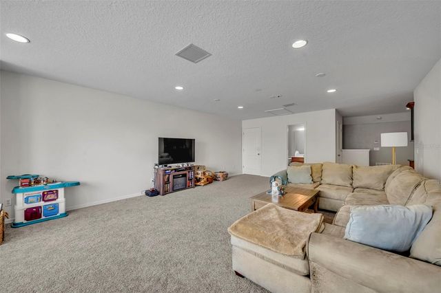 607 E OAKLAND AVENUE, Winter Garden, FL 34787