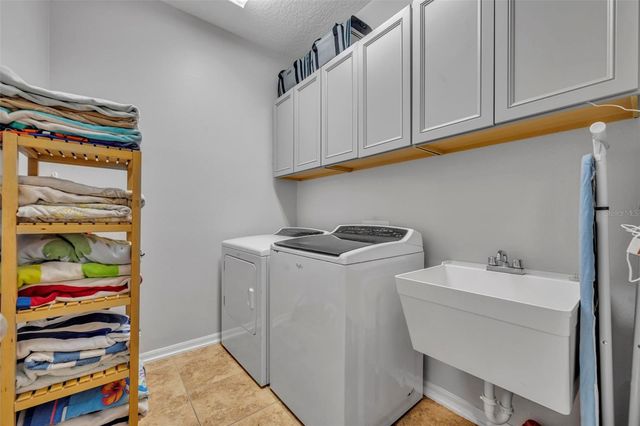 607 E OAKLAND AVENUE, Winter Garden, FL 34787