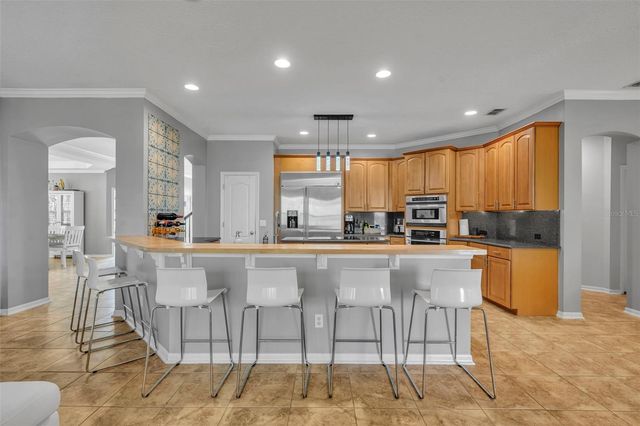 607 E OAKLAND AVENUE, Winter Garden, FL 34787