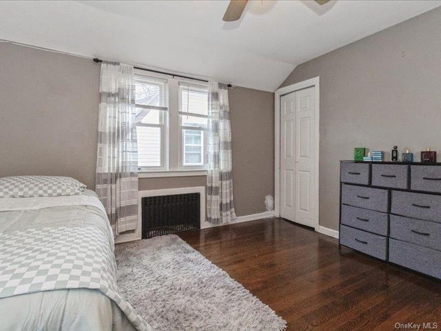 167 Lakeview Ave, Lynbrook, NY 11563