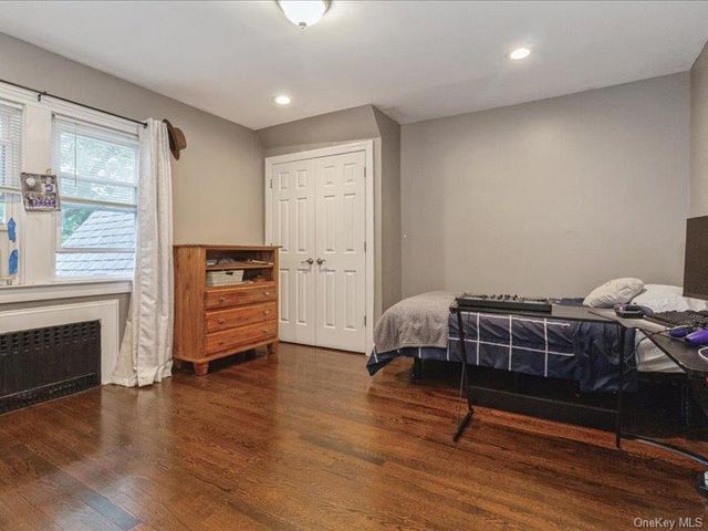 167 Lakeview Ave, Lynbrook, NY 11563