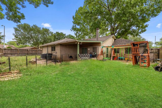 10502 Crescent Moon Drive, Houston, TX 77064