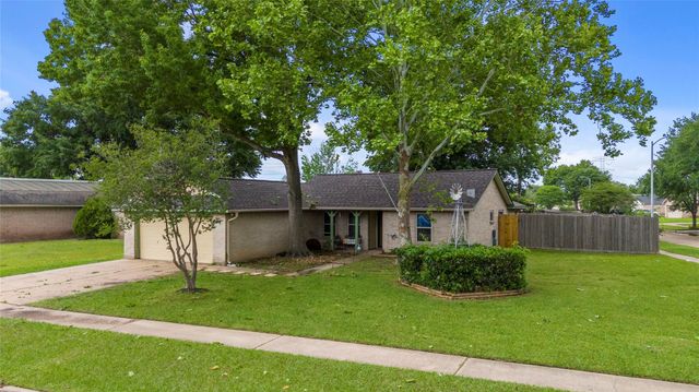 10502 Crescent Moon Drive, Houston, TX 77064