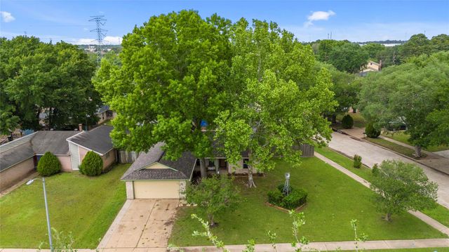 10502 Crescent Moon Drive, Houston, TX 77064