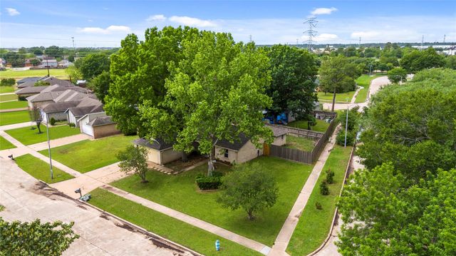 10502 Crescent Moon Drive, Houston, TX 77064