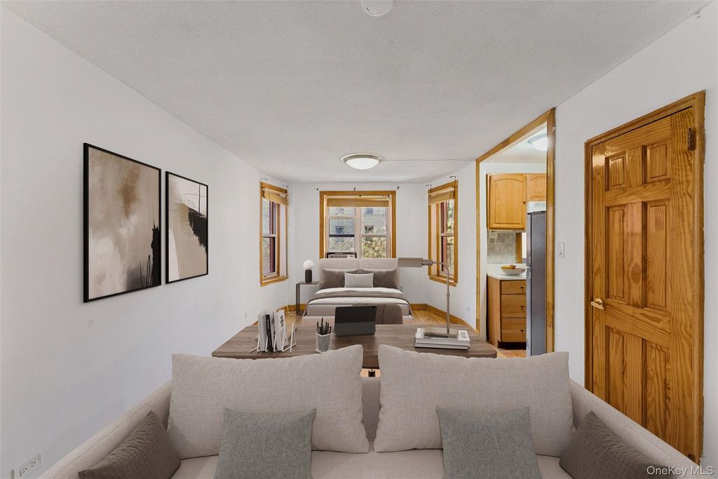 33-35 81 Street 4A, Jackson Heights, NY 11372