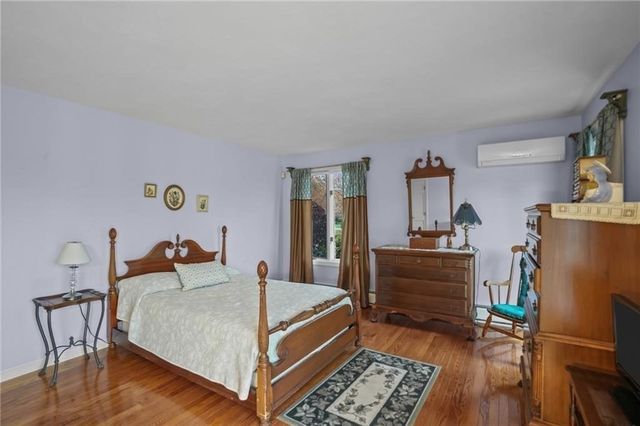 68 Riverscape Lane, Tiverton, RI 02878