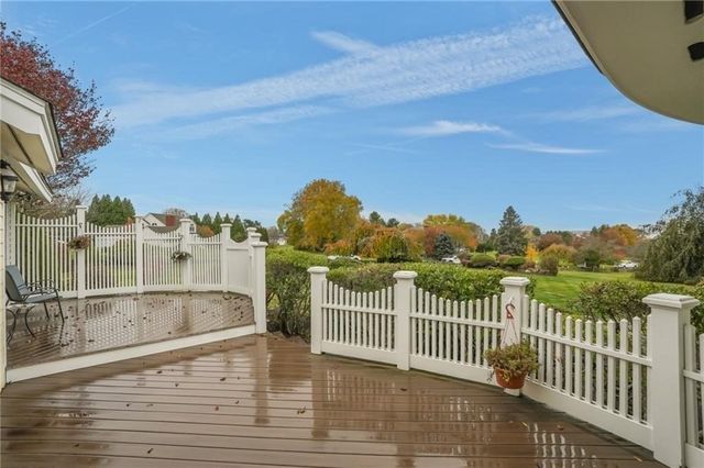 68 Riverscape Lane, Tiverton, RI 02878