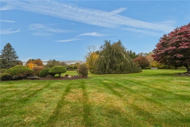 68 Riverscape Lane, Tiverton, RI 02878