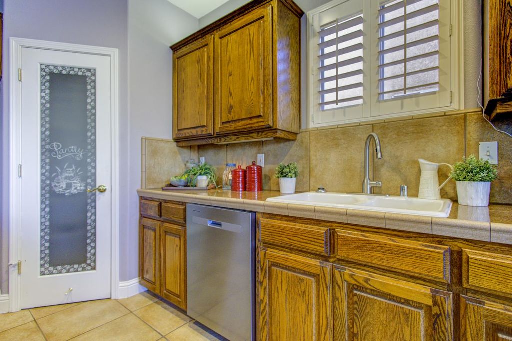 Image 13 of property listing at 2657 Lincoln Avenue, Clovis, CA 93611