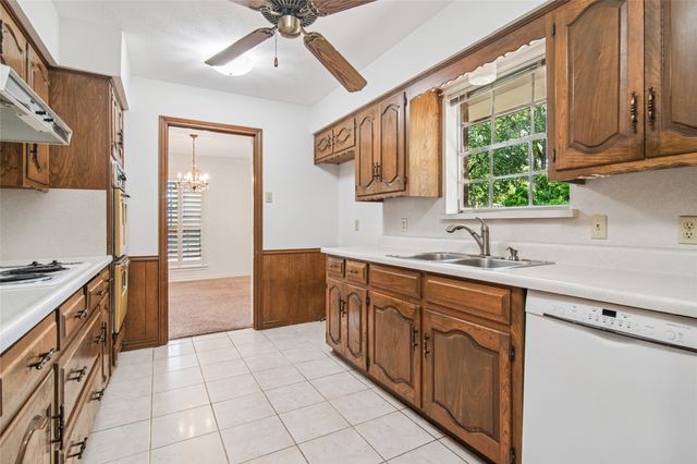 609 E Spring Valley Road, Richardson, TX 75081