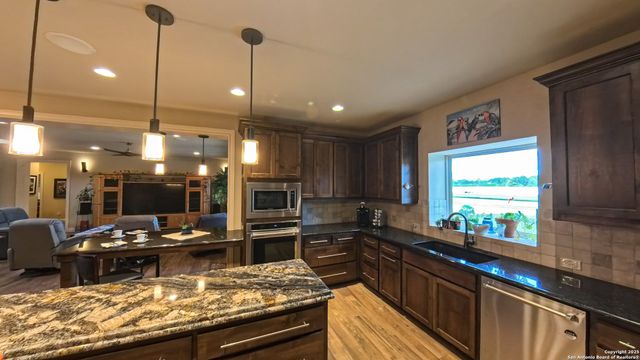 28 Boerne Stage Airfield, Boerne, TX 78006