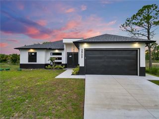 2909 Dora AVE N, Lehigh Acres, FL 33971