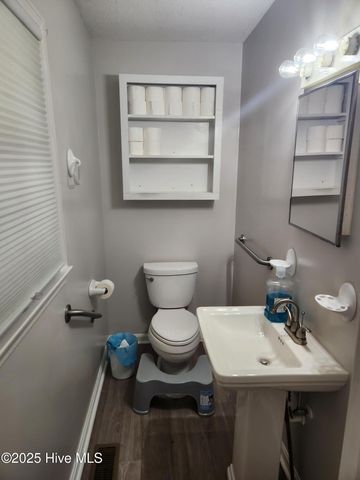 2605 Country Club Road, Jacksonville, NC 28546