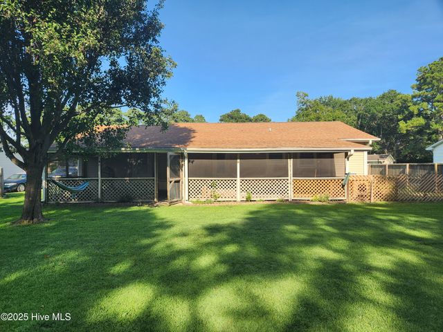 2605 Country Club Road, Jacksonville, NC 28546