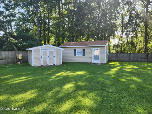 2605 Country Club Road, Jacksonville, NC 28546