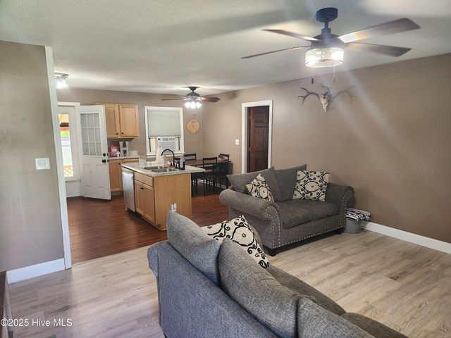 2605 Country Club Road, Jacksonville, NC 28546