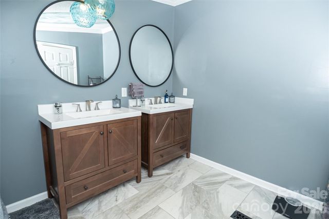 6611 Prysock Avenue, Connelly Springs, NC 28612