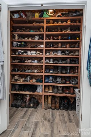 6611 Prysock Avenue, Connelly Springs, NC 28612