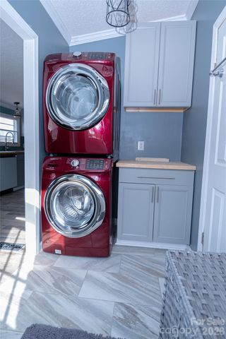 6611 Prysock Avenue, Connelly Springs, NC 28612