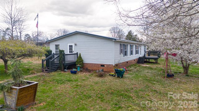 6611 Prysock Avenue, Connelly Springs, NC 28612