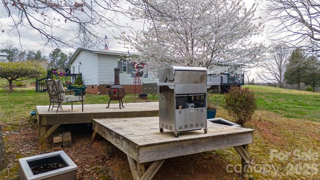 6611 Prysock Avenue, Connelly Springs, NC 28612