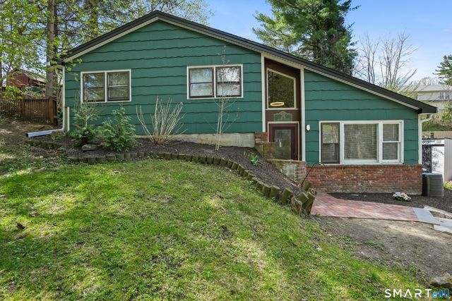 25 Oxford Street, Bethel, CT 06801