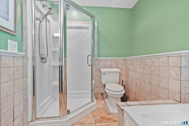 25 Oxford Street, Bethel, CT 06801