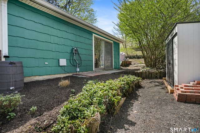 25 Oxford Street, Bethel, CT 06801