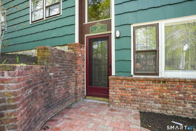 25 Oxford Street, Bethel, CT 06801