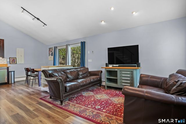 25 Oxford Street, Bethel, CT 06801