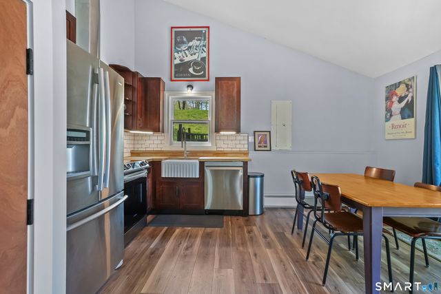 25 Oxford Street, Bethel, CT 06801