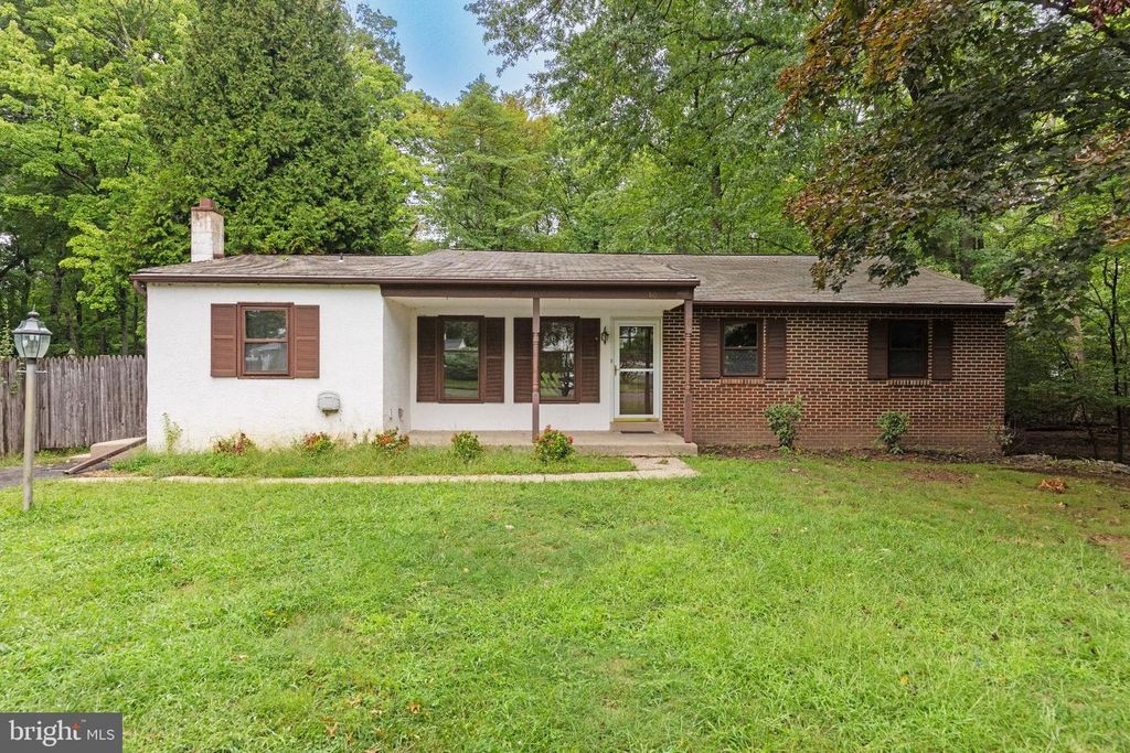 80 HIDDEN WOODS LN, WARMINSTER, PA 18974 — exterior