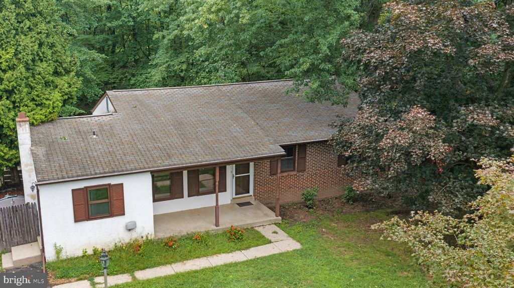 80 HIDDEN WOODS LN, WARMINSTER, PA 18974 — photo 2