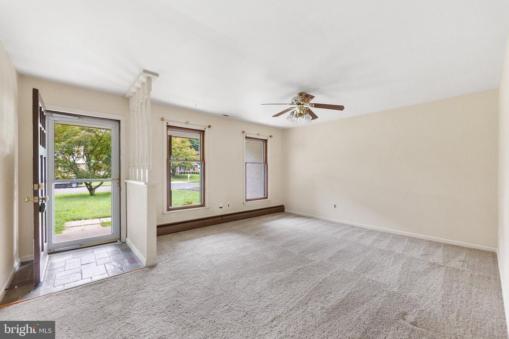 80 HIDDEN WOODS LN, WARMINSTER, PA 18974 — photo 3