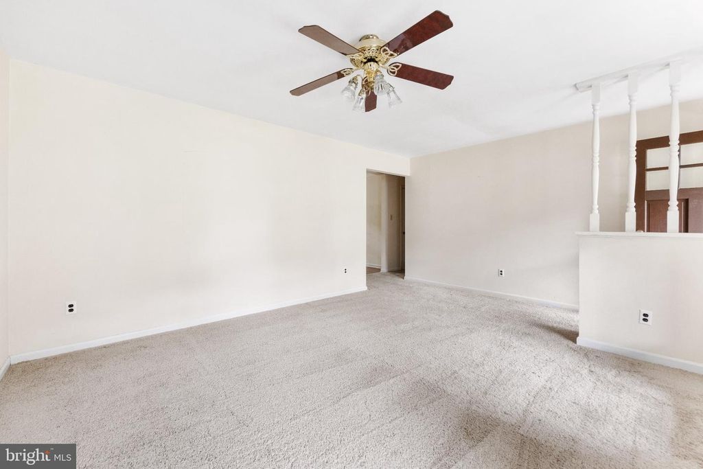 80 HIDDEN WOODS LN, WARMINSTER, PA 18974 — photo 4