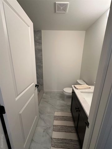 57373 Glen Forest Drive, Washington Township, MI 48094