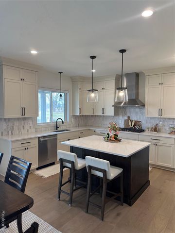 57373 Glen Forest Drive, Washington Township, MI 48094