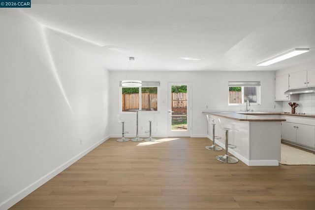 5555 5555 Maryland Dr, Concord, CA 94521