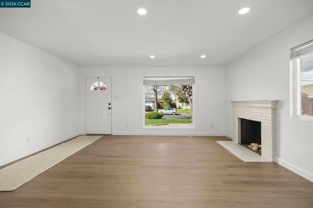 5555 5555 Maryland Dr, Concord, CA 94521