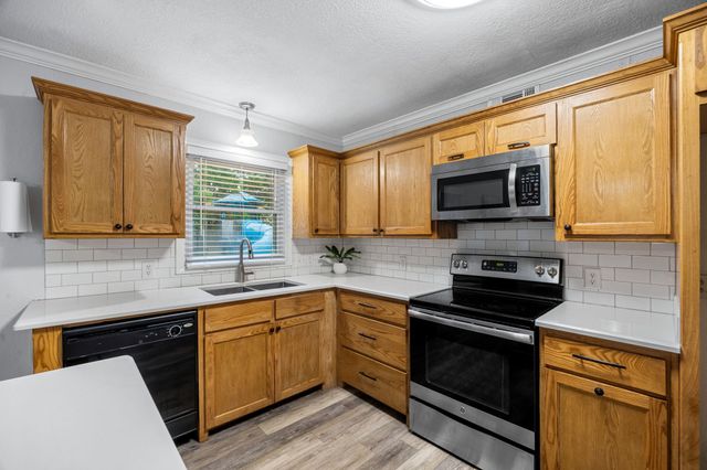 421 S 1st Street, Krum, TX 76249