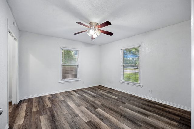 421 S 1st Street, Krum, TX 76249