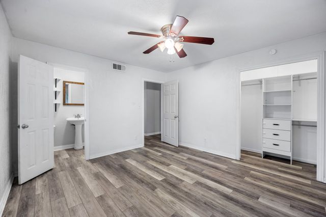 421 S 1st Street, Krum, TX 76249