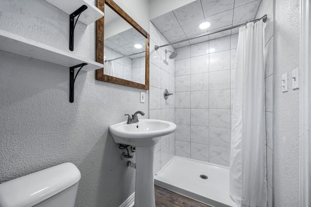 421 S 1st Street, Krum, TX 76249